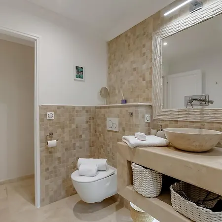 Luxury Vallon - Private Heated Pool Villa