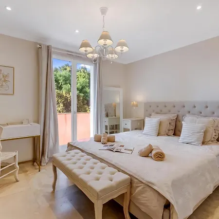 Luxury Vallon - Private Heated Pool Villa *